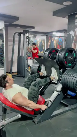 Leg press 500kg 🔥 #fypシ #fyp #foryou #viral #bodybuilding 