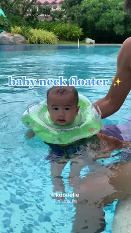 been waiting for this moment  pwede na gamitin ni baby ang neck floater 💙 first time nya maligo sa pool. Make sure to introduce your baby first sa water if first time nila. 💯 #babyswimming #poolparty #inflatableneckfloater #babyneckfloater #swimmingbaby 