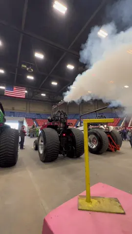 Pre show warm up with 2 super farms #nfms23 #broadbent @kynfms #superfarm 