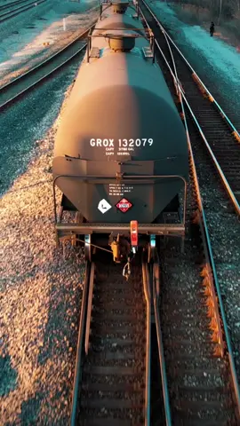 #train #windycity #chicago #street #drone #dji #dronevideo 