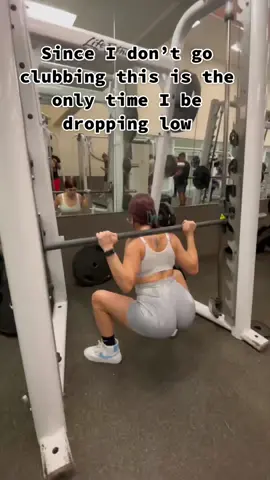 😈 #GymLife #squat #CapCut #makeitvirаl 