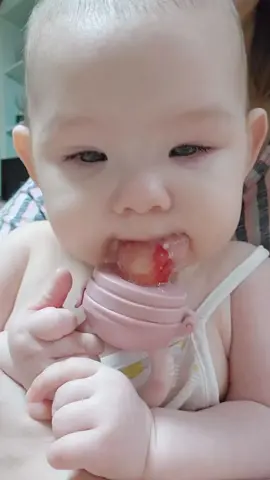 첫 딸기 🍓 