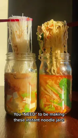 If you havent tried instant noodle jars yet, you’re seriously missing out! 🍜💥 #foodtiktok #instantnoodles #mealprep #mealplanhack #noodletok 