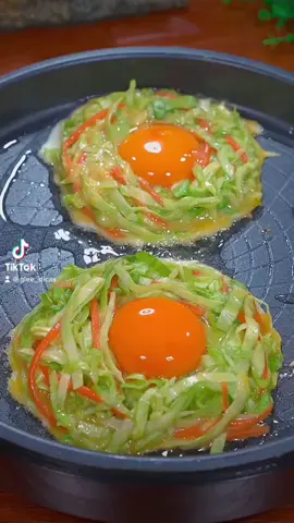 #egg #ovo #tempura #comida #repolho #cenoura #brilho #facil #comida 
