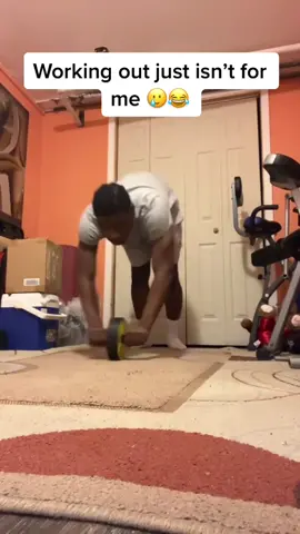 Just not his day 😅 (via @notsens3i) #gym #workout #fail #funny 