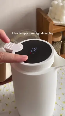 Termos aesthetic 100 rb an? 😱 Kalian wajib kepoin kiyomi nih thermos aesthetic dengan thermometer suhu pada bagian tutupnya ini sangat cocok kalian jadikan sebagai wadah air panas dirumah. #termos #termosdigital #kiyomi #youware #fyp #fypシ #viral #xybca  
