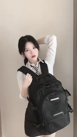 새학기 가방 #neikidnis 어때?! 디자인도 예쁜데 가격, 수납공간이 대박이야 진짜 제발 댓글에 링크 달아둘테니까 봐줘 ㅠㅠㅠㅠ #네이키드니스 #백팩 #가방 #가방추천 #신학기가방 #협찬 