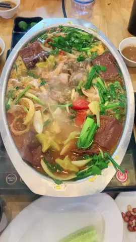Lẩu Lòng Bò Hoàng Ngân 😊 