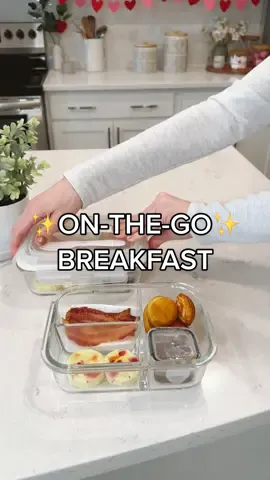 Another on-the-go breakfast prep to help make your morning go smoother! Pop it in the microwave (take out the syrup) for 30-45 sec and you’re ready to go! 🥞🥓🥚  Egg bite recipe coming next! **All containers are linked in my Amazon Storefront (in my bio) under 