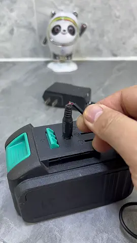Universal adaptor 