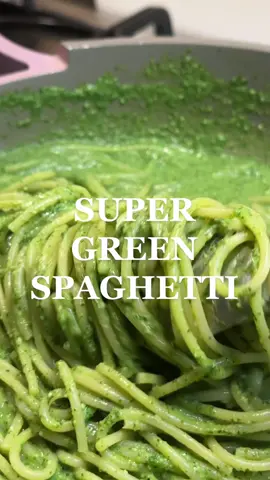 Super green spaghetti- perfect easy and quick pasta dish #VeganFoodRecipes #VeganPastaRecipes #pasta #Foodie #fooktiktok #healthyfood 