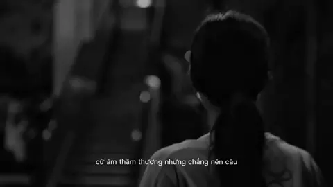 : anh vẫn luôn dõi theo và bảo vệ cho em