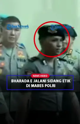 PENAMPAKAN Bharada E Pakai Seragam Polri Masuki Ruang Sidang Etik Diperhatikan Jenderal Bintang Satu #fyp #tribunmedan #bharadae 