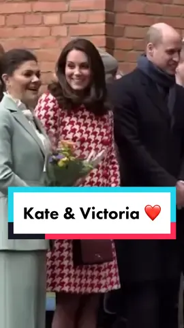I love Kate and Victoria together ❤️🇬🇧🇸🇪  Photo: The Royal Family Channel / YouTube  #swedishroyalfamily #royalfamily #kungafamiljen #kungahuset #sverige #sweden #greatbritain #england #british #royals #royal #kate #princewilliam #princesskate #crownprincessvictoria #princessvictoria #princedaniel #kronprinsessan #kronprinsessanvictoria #prinsdaniel #catherine #princeandprincessofwales  #princessofwales #princeofwales #williamandkate 