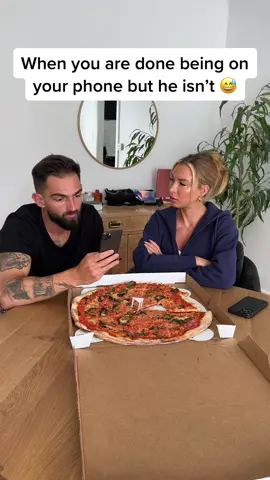 Anddd the pizza sauce all over the phone 🤣 #couplegoals #relatable #marriedlife #couplestiktok #couplecomedy 