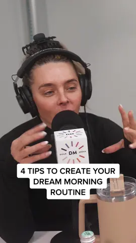 the queen of morning routines on 4 ways to create your dream routine today☀️ #morningroutine #howtocreateamorningroutine #healthymorningroutine #healthymorninghabits #morningrituals #createyourdreamlife #theskinnyconfidential #laurynbosstick #tscpodcast #healthyhabits 