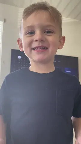 Teaching my gringito spanish 😩he’s a literal sponge  I think its so cute when kids are bilingual! 😩🥰🥰🥰🥰 #mybabyboy #tueresmifavorita #youaremyfavorite #sweetheart #stinkyboy #fypシ #toddlersoftiktok #hessofunnyandhedoesntevenknowit #bilingual #notraisingnosabokids 