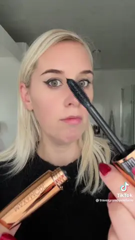 mascara Max more 7$ provenance France disponible passer vos commandes livraison à domicile possible partout en RDC 🇨🇩