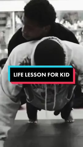 Teaching Kid a valuable lesson to help his father. #motivation #inspiration #fyp #foryou #viraltiktok #viral #motivational #inspirational #life #lesson #fatherhood 