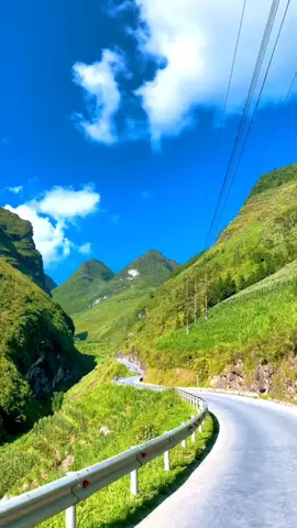 Cảnh sắc núi rừng Tây Bắc thật tuyệt vời 🥰 #taybac #canhdep #thiennhien #dulich #phuot #vietnam #cuocsongmuonmau #movie #travel #fy #foryou #duet #trending #tiktok #xuhuong #xuhuong2023 