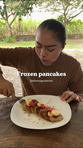 Frozen pancakes 🥞🧊😳 Que gran idea para desayunar si no tienes mucho tiempo en las mañanas, y no te preocupes, saben igual de deliciosos ❤️🫶🏻🥞 #pancakes #pancakesrecipe #pancake #frozenpancakes #hotcakes #hotcakesperfectos #breakfast #breakfastideas #breakfastrecipes #quickbreakfast #desayuno #desayunorapido #desayunofacil #AtreveteAProbar #fypシ #fyp #parati #viral ##foryou #paratodos #xzybca #efanyz 