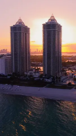 Blue & Green diamond Miami Beach . . #miamilife🌴 #miami #miamibeach #beachlife #southflorida #ınstagood #dzpower #videography 