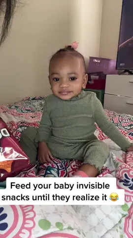 #keepingupwiththejacksons🌈  #feedingbaby #mommydaughter #kidprank #invisiblemeal 