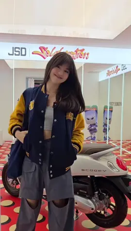 a day in my life aku kali inii visit ke booth fitting room scoopy di jakarta sneakers day!!💗 so much fun! aku bisa cetak foto dan banyak hadiah lainnya yang menanti! yuk letsgoo guys ke boothnya di acara jakarta sneakers day ICE BSD! Jangan sampe kelewatan yaa, karena cuma sampe tgl 26 loh acaranya!! #YOUniquelyScoopy