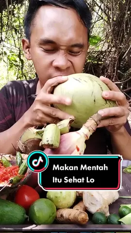 Makan Jantung Mentah,Jahe,Pisang Mentah,Kunyit,Cabai 🤤 #makanjahementah #makanpisangmentah #makanjantungpisang #makanmngkudu  #makankunyit 