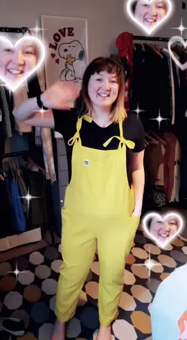 We all love Fran our baker in her new @Lucy and Yak dungarees 👩‍🍳 #cake #cupcakes #imadeacaketoday #bakery #tiktokbakers #bakersoftiktok 