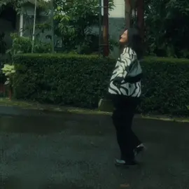Senang bisa mencintaimu seperti ini, yang sewajarnya pelangi di antara rintik hujan yang menari-nari 🧏🏻‍♀️