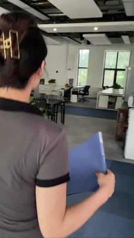 第一天上班好像认识了个不得了的人...#遇见她 