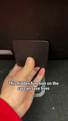 This emergency switch can save lives at critical moments!#tiktok#howto#cartok#car#automotive#driving#skills#knowledge#fpy#fyp#tips#foryou