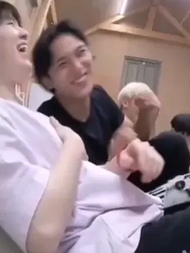 dino (natural born performer) and his h̶y̶u̶n̶g̶s̶ adoring fans <3 #seventeen #svt #seventeen세븐틴 #세븐틴 #seventeen17_official 