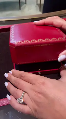 Choose your preferred gold colour for Cartier LOVE bracelets!  Available in Bahrain at @asiajewellersbh exclusive Cartier boutique in Bahrain ❤️ <> #lovebracelet #cartierlovebracelet #diamond #bangle #bracelet #highjewelry #champagnegem #yourdailydoseofsparkle 
