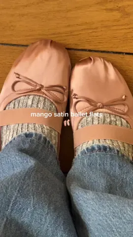 figuring out how to style my new mango satin ballet flats in this weather ❄️💓🩰#mangohaul #balletflats #satinballetflats #balletcore #pinkballetflats #styleinspo #styleinspiration #mangonewcollection 