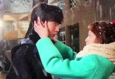 cutieeeee💕 #weightliftingfairykimbokjoo #namlee #namleecouple #namjoohyuk #leesungkyung #behindthescenes #kiss #fypシ #xh 