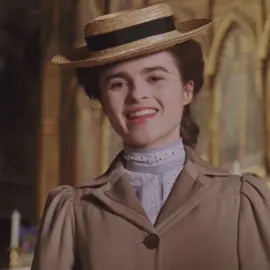 🫠🍯 #helenabonhamcarter #helenabonhamcarteredit #aroomwithaview #lucyhoneychurch #melting 