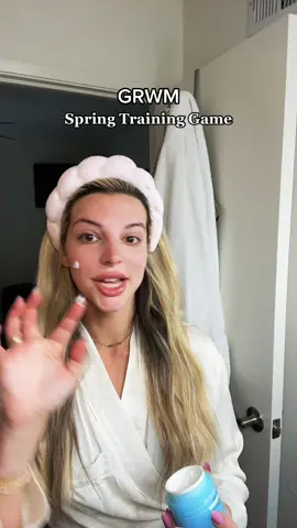 The fan in this bathroom is so loud, watching this back feels like I’m screaming into the camera 🤣😫 #grwm #grwmroutine #springtraining #baseballlife 