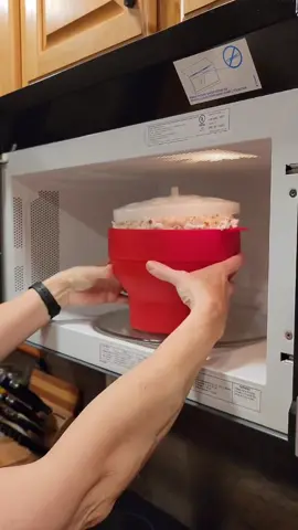 Link in bio! Handy and healthy! This silicone, microwaveable popcorn popper collapses for easy storage and comes in a variety of fun colors! You won't regret this purchase, and your waistline will thank you!  #rubyandrandy #rubyandrandyapproved #randyreviews #mysupermidlife #awesomeproducts #kitchengadgets #amazon #amazonfinds #amazonmusthaves #popcorn #movienight #datenight #dadjokes  #greatproductsandbadjokes 