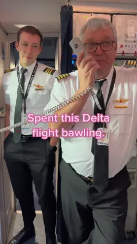 Core memory. Proud daughter/sister. #delta #pilots #travel #seattle #belliwelli #crying #family #airplane 