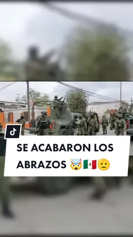 Elementos del Ejército Mexicano dándose a respetar. 🇲🇽🫡 Se acabaron los abrazos. 🫂  #ejercitomexicano #lamarinademexico #guardianacional #policiasmexico #prevencióndeldelito #TikTok #TikTokInforma #video #viral #policía #fiscalía #justicia #AtreveteAProbar #foryou #fyp #fypシ #CapCut 
