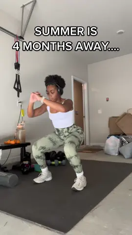 Yelling at myself cause I need abs by June #myfitnessjourney2023 #blackgirlfitnessjourney #blackgirlfitnesstransformation #fitnesstransformation #summerbody #momworkoutathome 