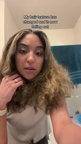I don’t know why my texture has suddenly changed so much or why it’s not falling out more than usual! I’d love your advice on remedies for the hair loss. #hairloss #endometriosis #hairtexturechanged 