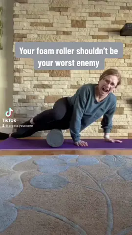 Learn the 5 Unknown Mistakes To Foam Rolling and how to fix them in our FREE download to start reaping the benefits of foam rolling for your body‼️