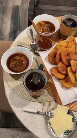 su once 🥖☕️ #tiktokchile #oncechilena #sopaipillas 