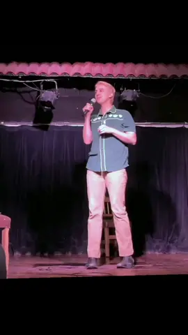 a local #gay doing some #standupcomedy at #elcid in #losangeles and the #vibes were #lit more #comedy to come #hehehe 