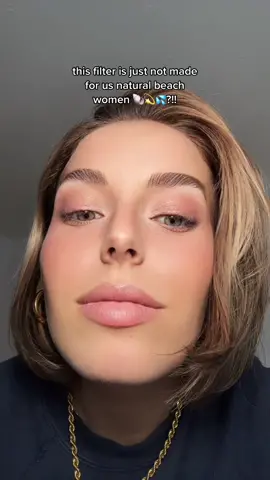 never considered lip filler/alterations now I am FOR SURE never doing it 💁🏼‍♀️ not saying that you can’t rock it it’s just not for me! #boldglamour #boldglammakeuplook #boldglamourfilter #beachwoman #beachwomen #healthysuccessfulbeachwoman #medicalmermaid #beachgirl #beachlifestyle #beachliving #obx #summervibes #vscogirl #sunsetphotography #naturalbeauty #h2ojustaddwater #hawaiilife 