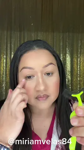 Tutorial de como pego mis pestañas postizas  #tutorial #eyelashes #stepbysteptutorial #mua #beautytips #contentcreator #creadoradecontenido 
