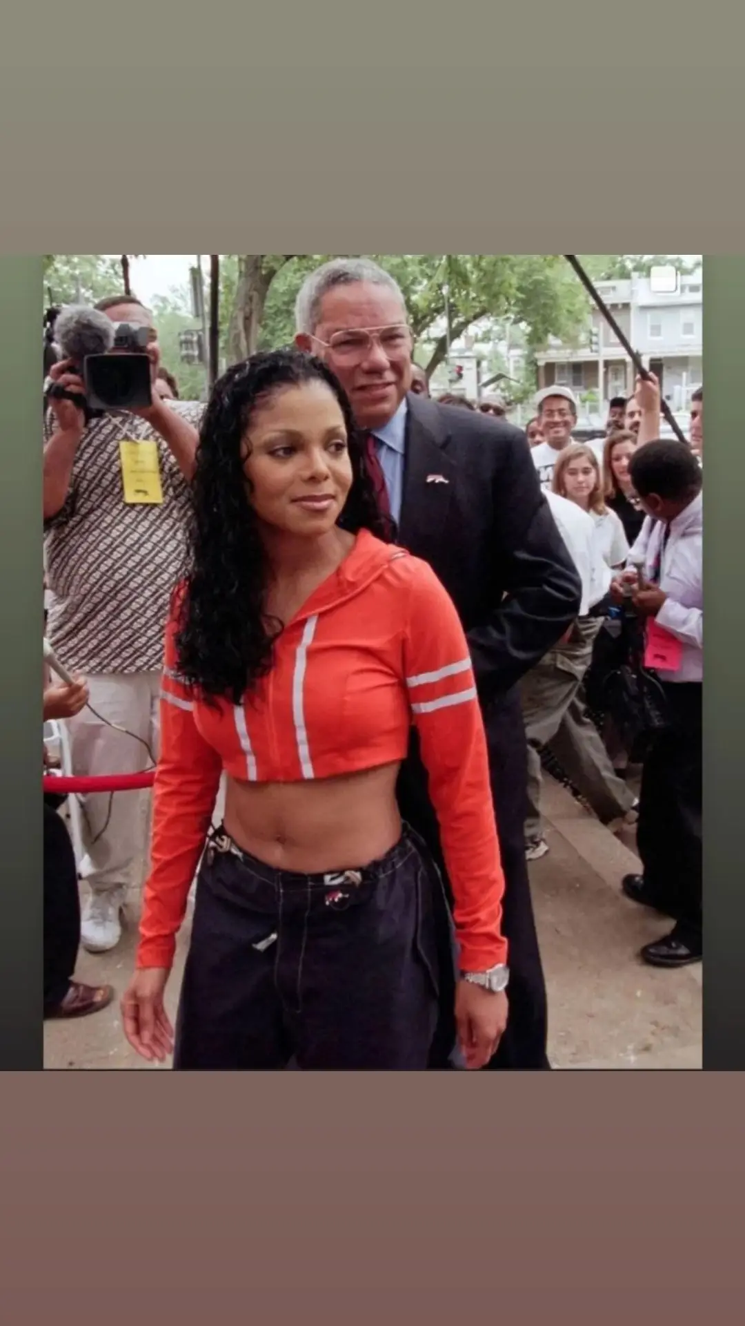 Pay attention to this.  Lieutenant colonel Colin Luther Powell  A family friend of #janetjackson I dressed her here for this , one of many , charity events she did for Mr. Powell. He called, Janet showed up and helped.  Family friend, helper.  Cut to superbowl 2024 ... the FCC came out in fury against #janetjackson and fined and attacked her for her superbowl performance.  Guess who was the head of the FCC that year ? You got it .... Lieutenant colonel Colin Luther Powell's  Jealous son Michael Powell also family friend!  He came out years later and finally said ,...